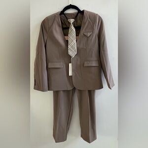 Men's Brown Suit with Tie